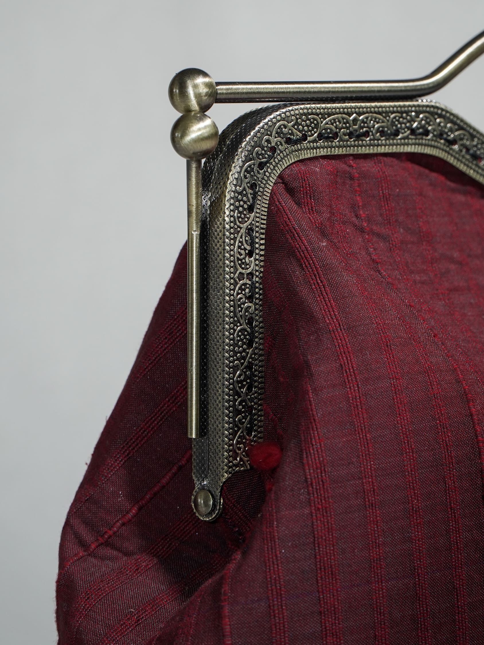 Setia Cap Cili_Cacangkaja_Kisslock Bags_Dhiajeng side details 3